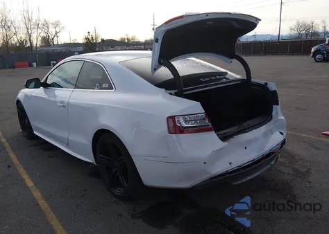 2011 Audi S5 4.2 Premium Plus z USA, uszkodzony, nr VIN WAUCVAFR9BA047810